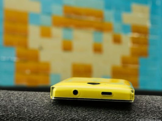 Обзор Nokia Asha 503: интересный дизайн против дешевизны