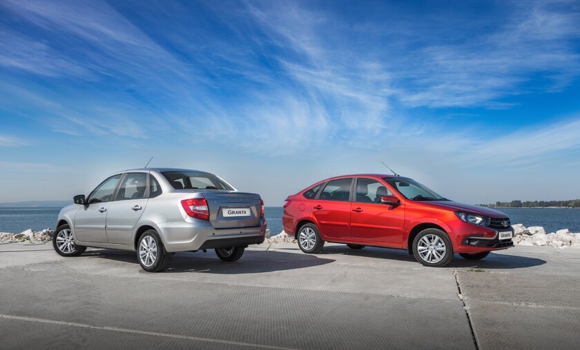 Свершилось: LADA Granta теперь с автоматом. Сколько стоят новые седан и лифтбэк