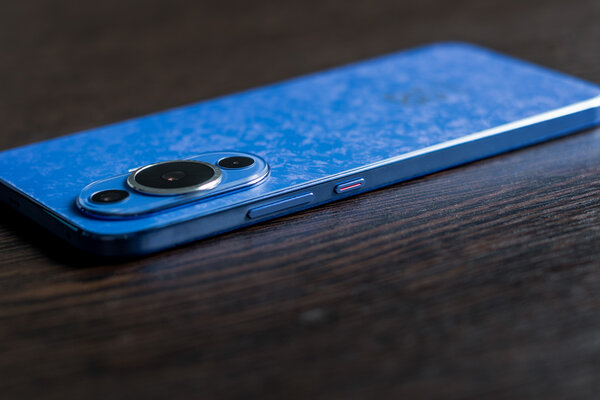Обзор Huawei nova 12s: наконец достойный представитель среднего сегмента — Внешний вид. 9