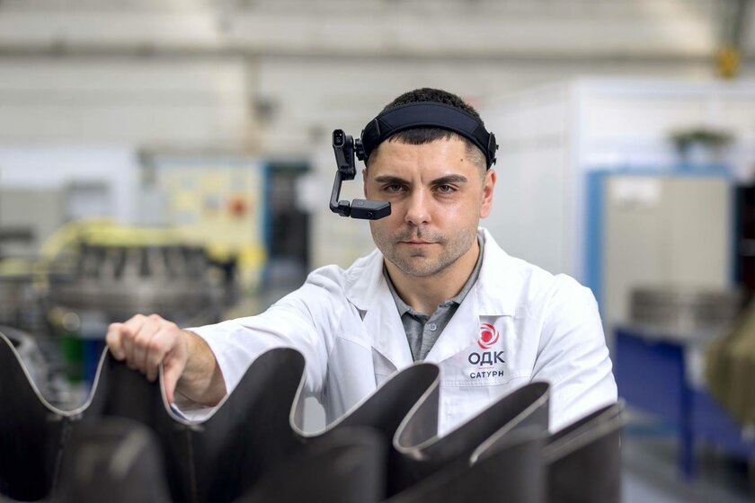 Ростех собирает газотурбинные двигатели с применением AR-технологий: это быстрее и избавляет от рутины