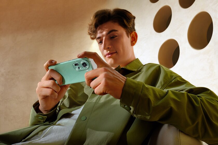 В России стартовали продажи смартфонов OPPO Reno11: с выдающимися камерами и низкой ценой