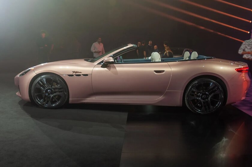 Maserati представила электрический кабриолет GranCabrio Folgore: с быстрой зарядкой и очень дорогим салоном