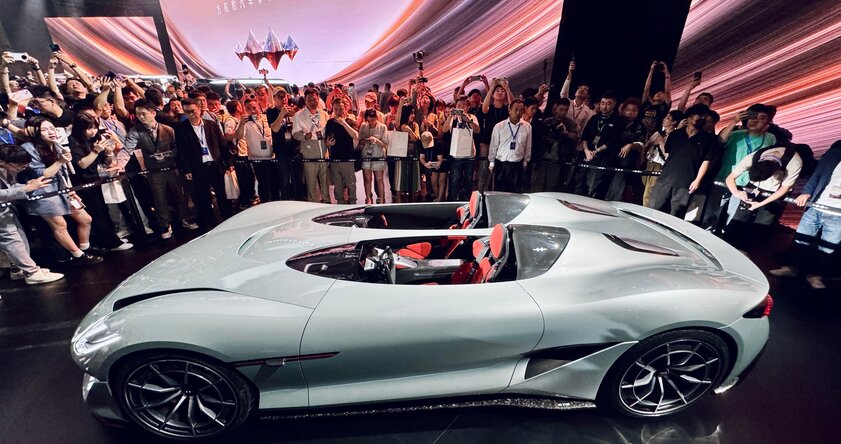 BYD представила футуристичный суперкар — это конкурент McLaren Elva и Ferrari Monza