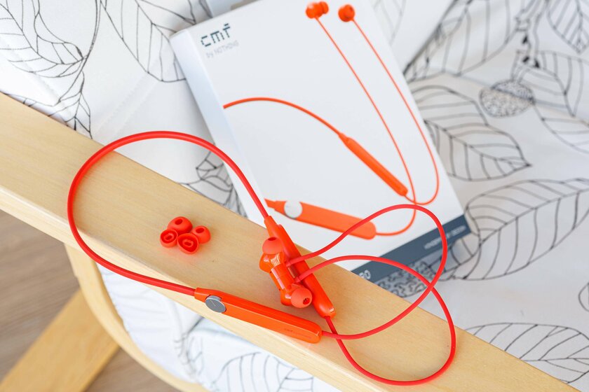 Кнопка-колёсико — почему Nothing додумалась, а другие нет? Обзор CMF Neckband Pro для спорта за 24$ — Распаковка. 1