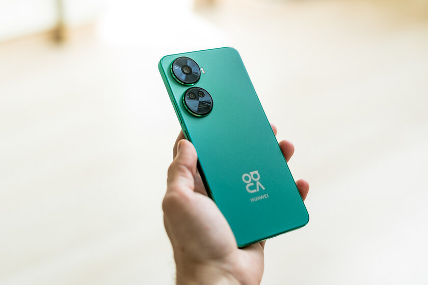 Яркий снаружи и заряженный внутри: обзор Huawei nova 12se