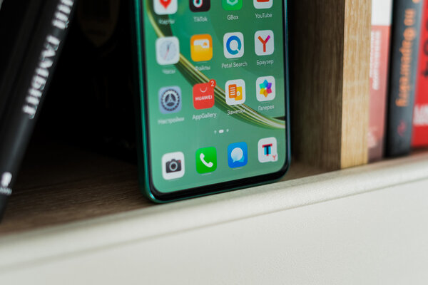 Яркий снаружи и заряженный внутри: обзор Huawei nova 12se — Экран. 3