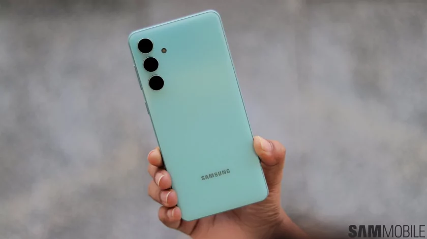 Этот недорогой смартфон лучше большинства, что Samsung когда-либо делала. Обзор Galaxy M55 — Камера. 1