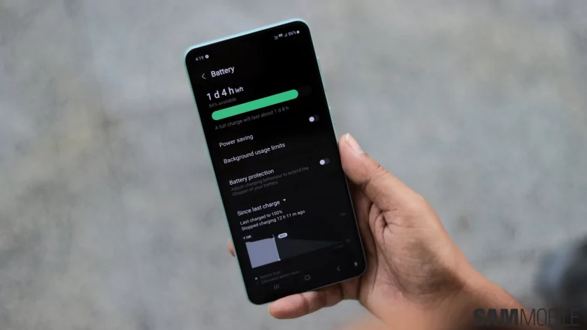 Этот недорогой смартфон лучше большинства, что Samsung когда-либо делала. Обзор Galaxy M55 — Автономность. 1