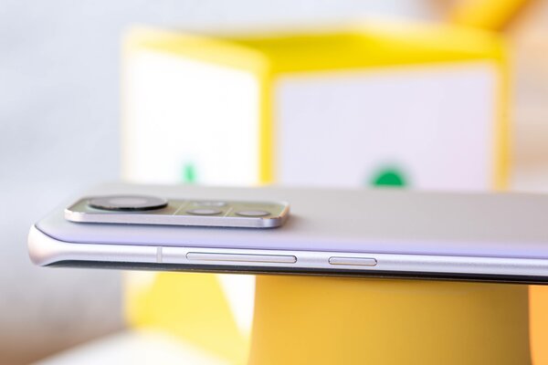 Рейтинг лучших смартфонов до 40 000 рублей: какой купить в мае 2024 — 2. Xiaomi 12 (8/256 ГБ). 3