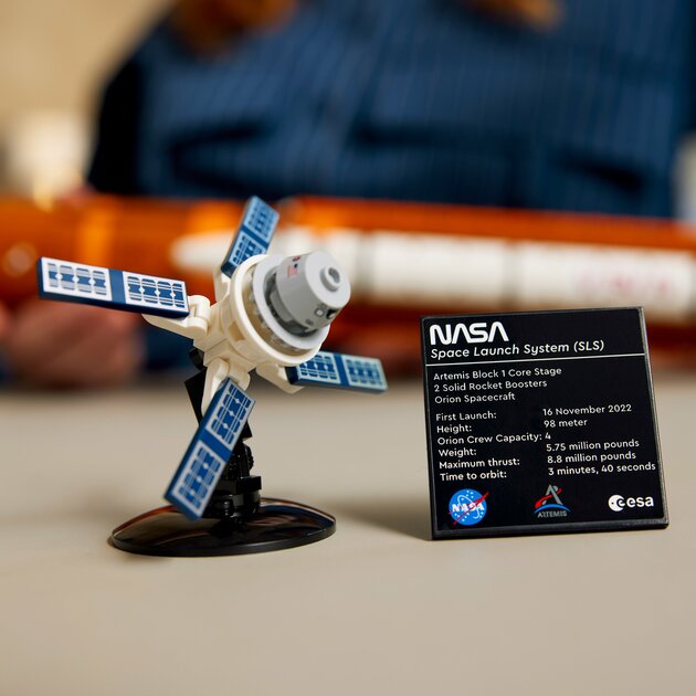 Американская ракета-носитель своими руками: LEGO представила набор SLS с 3 600 деталями