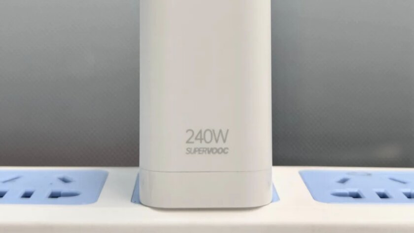 Когда нужно очень быстро: Realme представила зарядку SUPERVOOC на 240 Вт