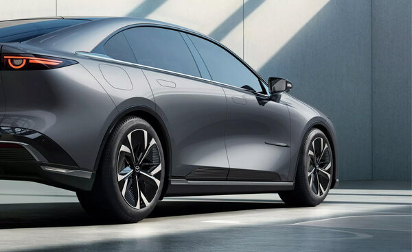 Появились официальные изображения Mazda EZ-6 и некоторые технические подробности