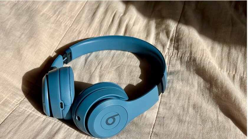 Beats представила наушники Solo 4: 50 часов автономной работы, улучшенный звук и та же цена