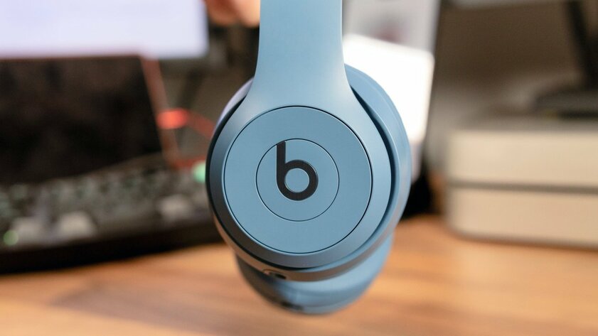 Спорьте или нет, но в этот раз Apple смогла — и адаптировалась под Android. Обзор Beats Solo 4 — Подключение и питание. 1