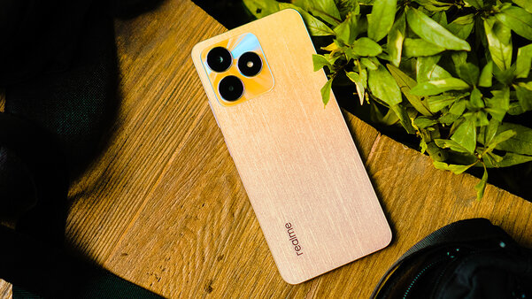 Рейтинг лучших смартфонов до 15 000 рублей: какой купить в июне 2024 — 5. Realme C53 (8/256 ГБ). 1