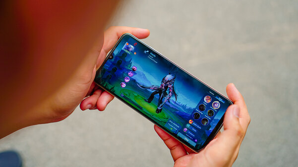 Рейтинг лучших смартфонов до 15 000 рублей: какой купить в июне 2024 — 5. Realme C53 (8/256 ГБ). 3