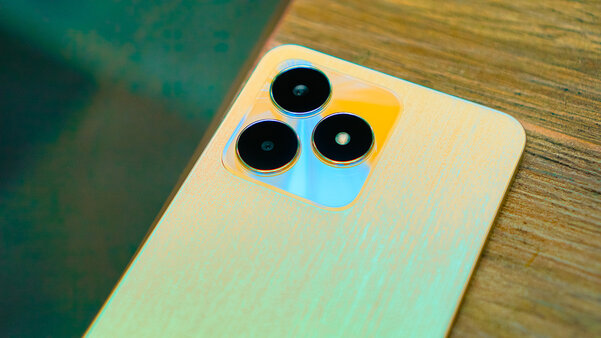 Какой смартфон купить в мае 2024: рейтинг лучших моделей на любой бюджет — Бюджетные смартфоны до 15 000 рублей. 14