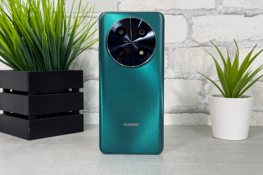 Даже недорогой смартфон может быть технологичным и красивым. Обзор Huawei nova 12i