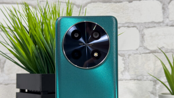 Даже недорогой смартфон может быть технологичным и красивым. Обзор Huawei nova 12i