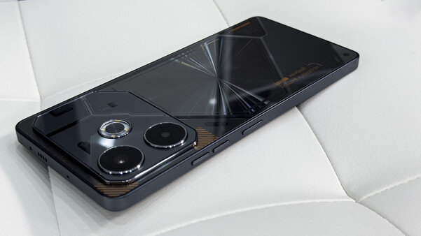 Таким должен быть доступный смартфон. Обзор TECNO POVA 6