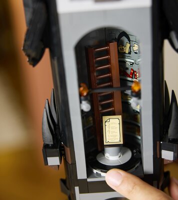 Смотрите, оно светится! LEGO выпустила конструктор крепости зла с Оком Саурона