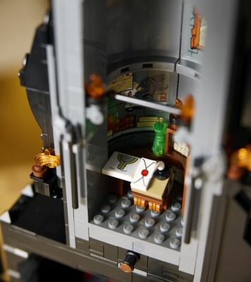 Смотрите, оно светится! LEGO выпустила конструктор крепости зла с Оком Саурона