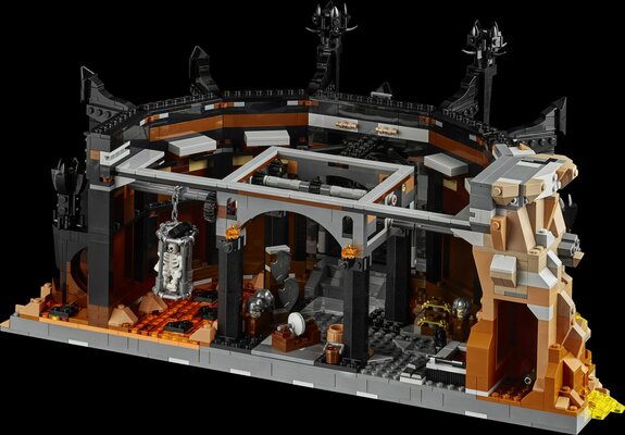 Смотрите, оно светится! LEGO выпустила конструктор крепости зла с Оком Саурона