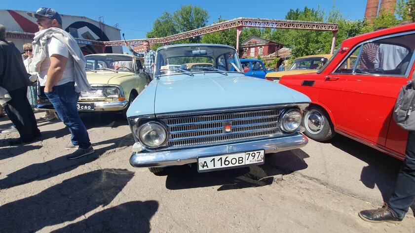Москвичу-408 — 60 лет! Владельцы авто устроили слёт в Москве