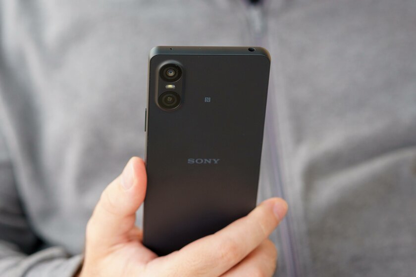 Обзор Xperia 10 VI: хотя бы здесь Sony не изменила своим традициям — Дизайн. 3