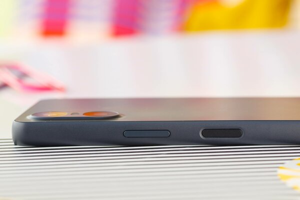 Обзор Xperia 10 VI: хотя бы здесь Sony не изменила своим традициям — Дизайн. 8