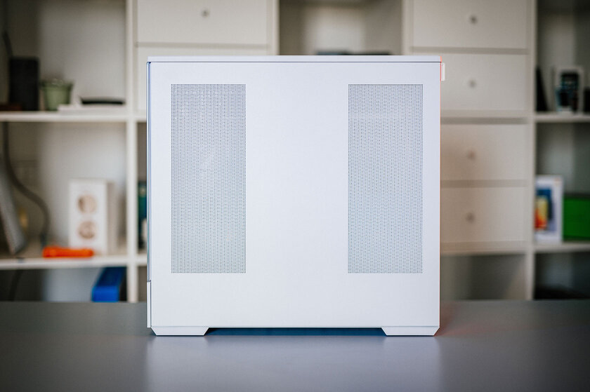 Обилие стекла, прочного металла и стиля: обзор полностью белого Zalman P30 White