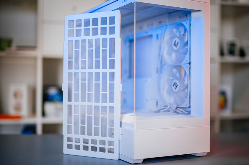 Обилие стекла, прочного металла и стиля: обзор полностью белого Zalman P30 White