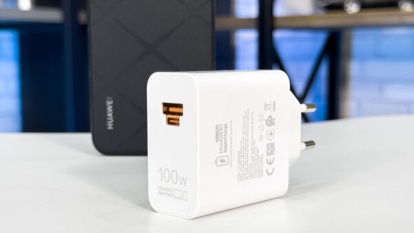Этот смартфон считает себя профессиональной камерой. Обзор Huawei Pura 70 Ultra