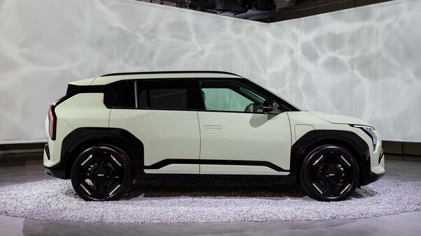 Kia представила стильный электрический кроссовер EV3 с запасом хода до 600 км