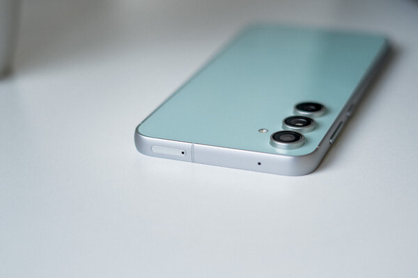 Какой смартфон купить в мае 2024: рейтинг лучших моделей на любой бюджет — Лучшие смартфоны до 50 000 рублей. 12