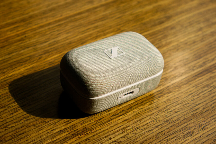 Sennheiser умудрилась сделать хорошо и плохо одновременно. Обзор MOMENTUM True Wireless 4 — Дизайн. 1