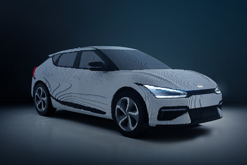 Энтузиасты построили полноразмерный автомобиль KIA EV6 из LEGO. На это ушло 350 тысяч кирпичиков