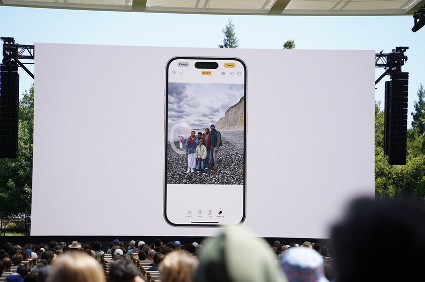Apple представила свой ИИ: Apple Intelligence умеет генерировать картинки и делает Siri умнее