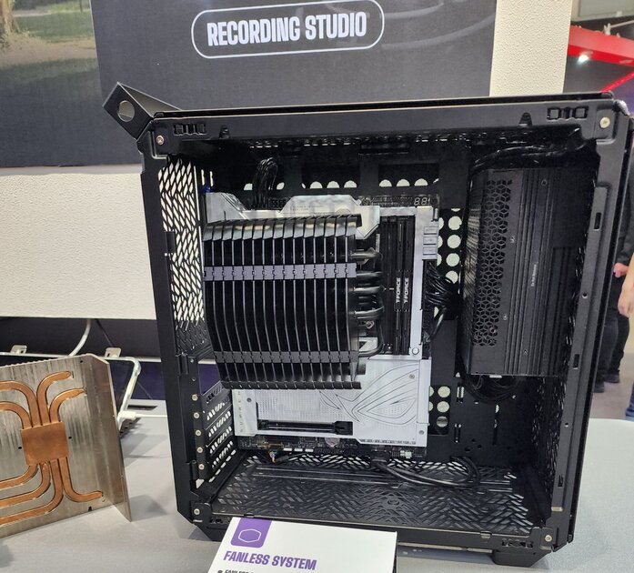 Cooler Master привезла на Computex 2024 безвентиляторный компьютер