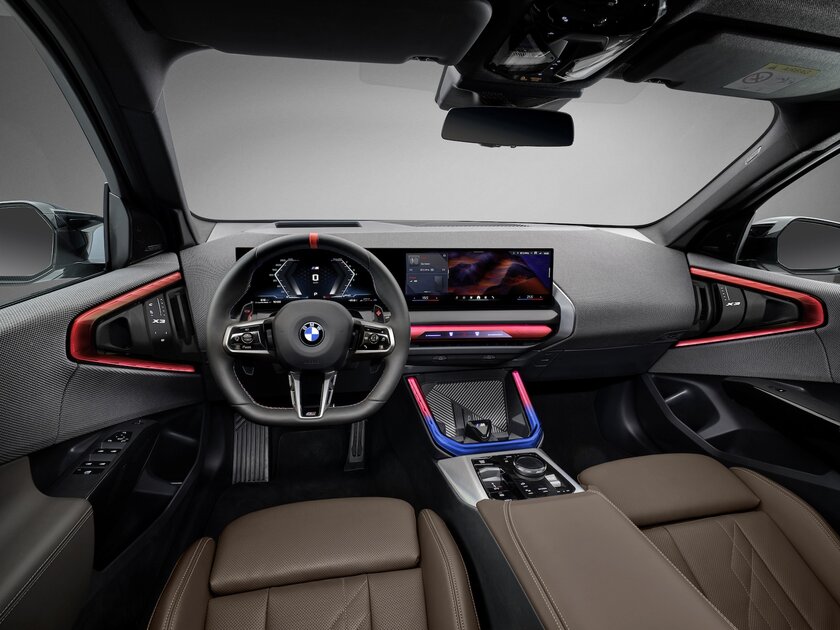 BMW представила новое поколение X3: с гибридной силовой установкой и огромным дисплеем