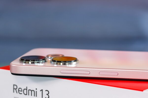 Обзор Redmi 13: наконец Xiaomi поняла, что нужен просто хороший недорогой смартфон — Дизайн. 6