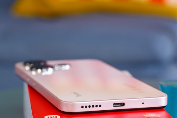 Обзор Redmi 13: наконец Xiaomi поняла, что нужен просто хороший недорогой смартфон — Дизайн. 8