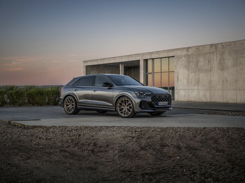 Это точно кроссовер? Audi представила новый RS Q8 с разгоном до сотни за 3,6 секунды