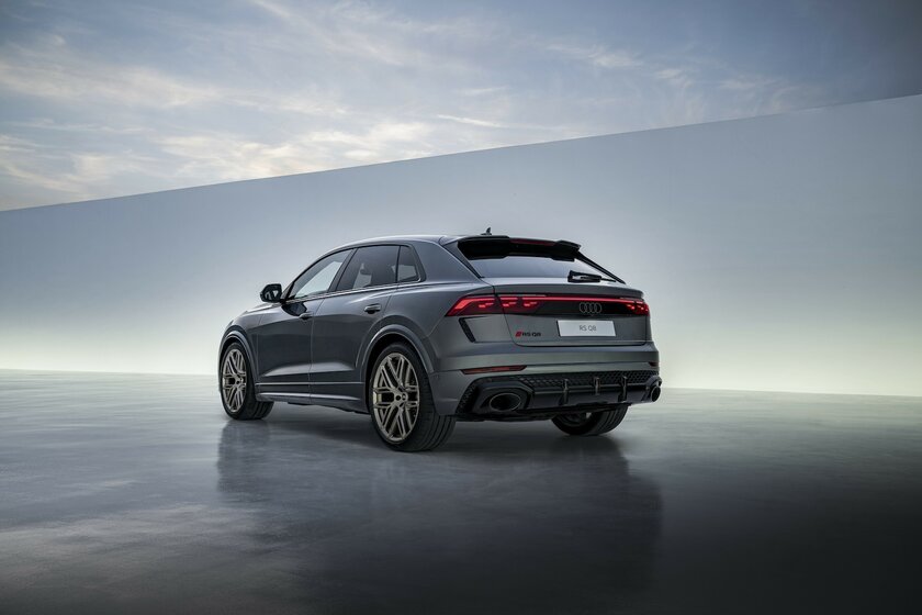 Это точно кроссовер? Audi представила новый RS Q8 с разгоном до сотни за 3,6 секунды