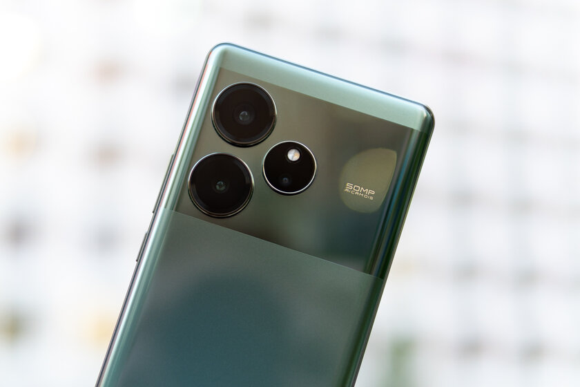 Броскость поменяли на строгость — вот что из этого вышло. Обзор realme GT 6
