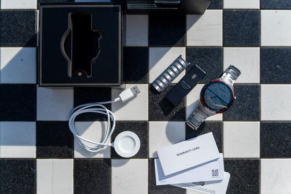 Титан делает лучше любые часы — смотрите сами. Обзор HUAWEI WATCH 4 Pro в космическом дизайне