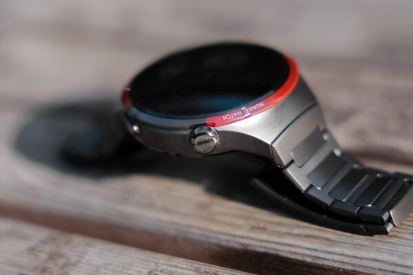 Титан делает лучше любые часы — смотрите сами. Обзор HUAWEI WATCH 4 Pro в космическом дизайне