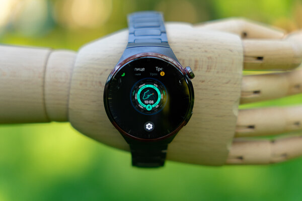 Титан делает лучше любые часы — смотрите сами. Обзор HUAWEI WATCH 4 Pro в космическом дизайне