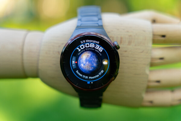 Титан делает лучше любые часы — смотрите сами. Обзор HUAWEI WATCH 4 Pro в космическом дизайне