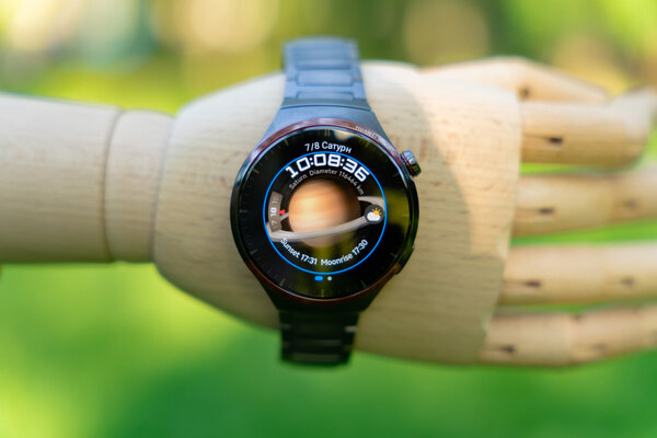 Титан делает лучше любые часы — смотрите сами. Обзор HUAWEI WATCH 4 Pro в космическом дизайне